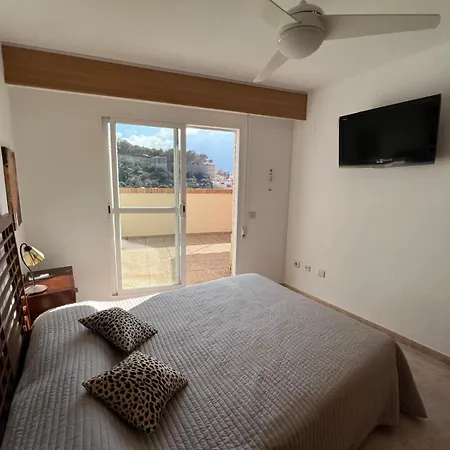 Penthouse-atico With 70m2 Terrace Amazing Views 350 Meters From דירה דניה